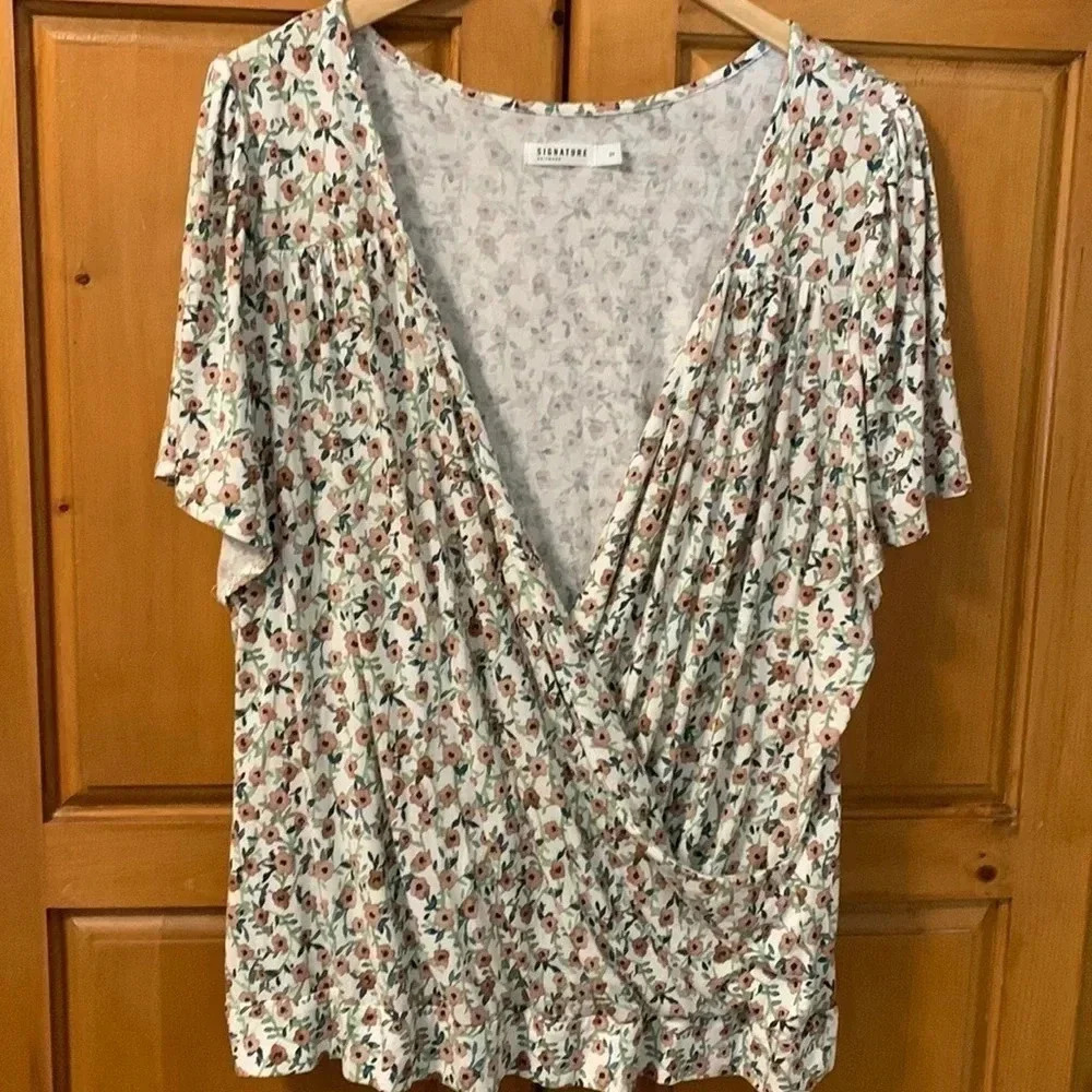 Reitmans faux wrap  tee 2X - Picture 2 of 7